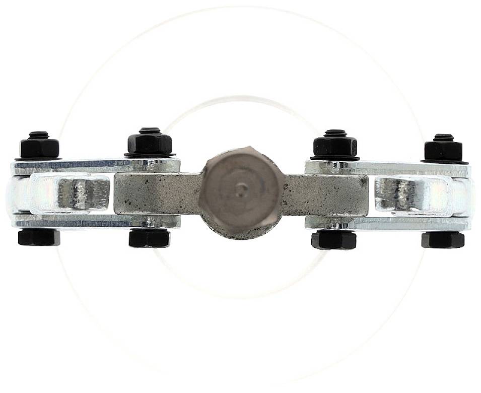 Een metalen klem met zes schroeven in symmetrische rangschikking, gecentreerd op een witte achtergrond.