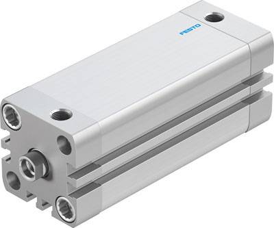 Een zilveren, rechthoekige pneumatische cilinder van Festo met meerdere aansluitingen. Voornamelijk gebruikt in industriële toepassingen.