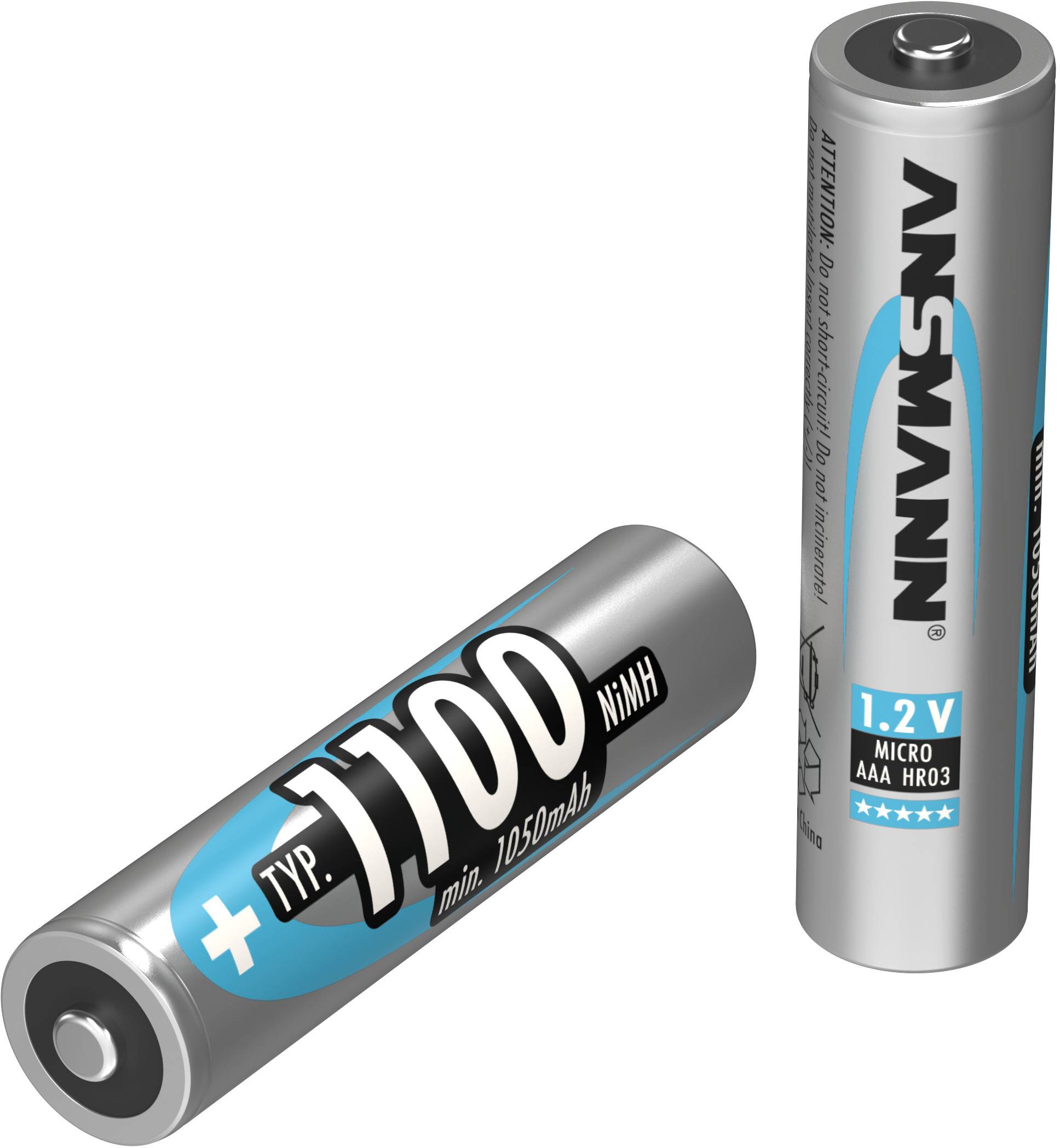 Twee AAA-batterijen van het merk Ansmann, één liggend en één staand, met een capaciteit van 1100 mAh en een spanning van 1,2 V.