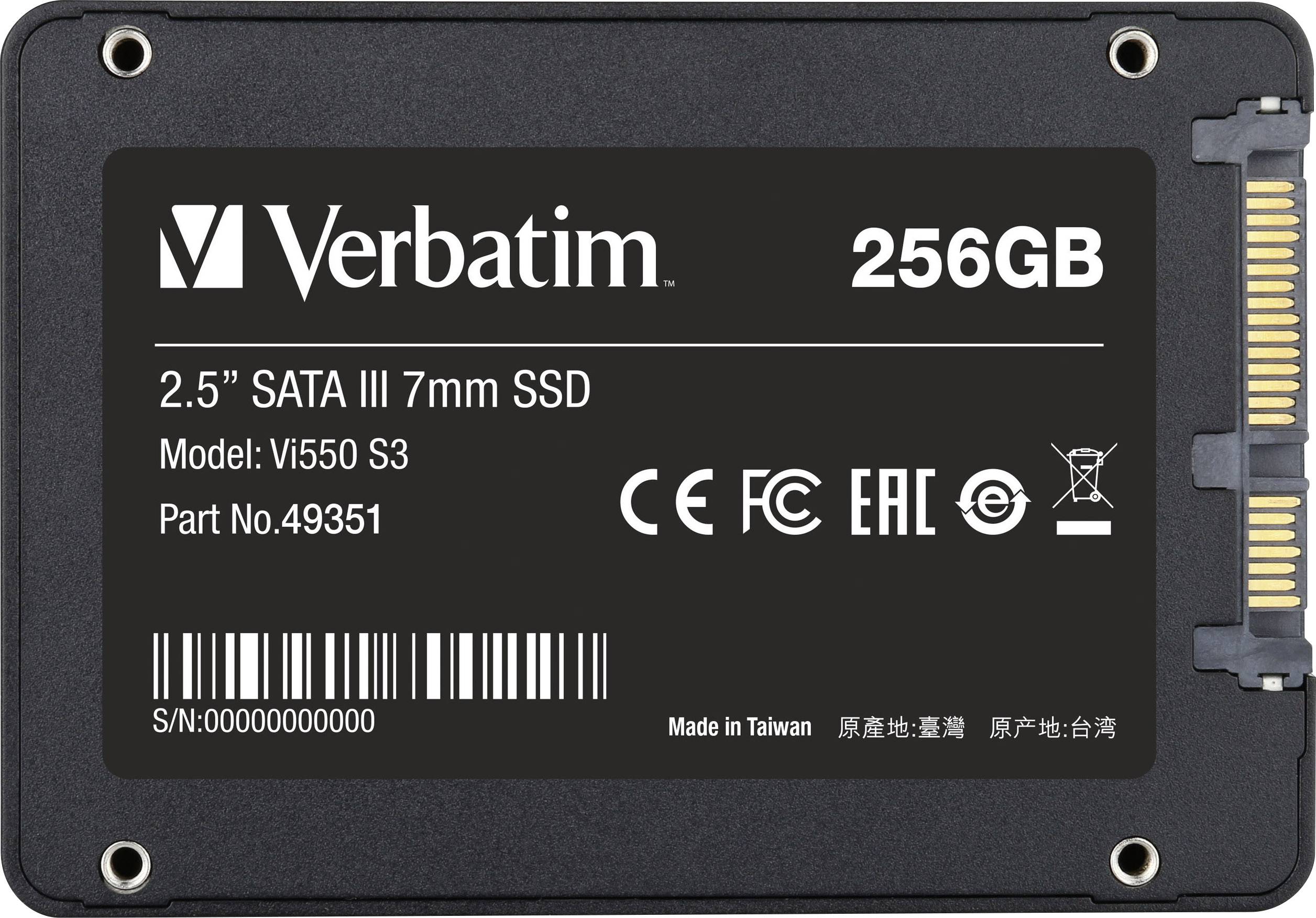 'Verbatim 256GB SSD, 2,5" SATA III' staat bovenaan. Productdetails hieronder: 'Model: Vi550 S3, Artikelnr.: 49351'. Bevat CE- en FCC-symbolen.