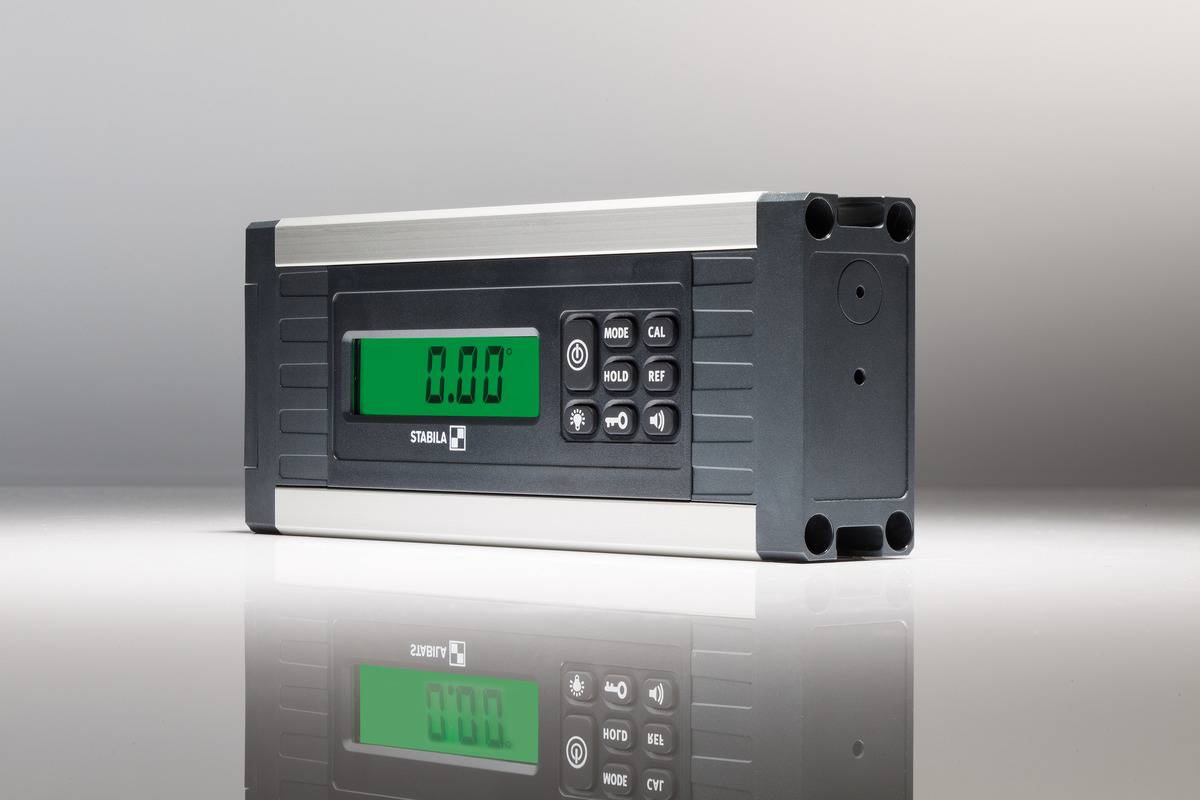 Elektronisch meetinstrument met digitaal display toont '0,00'. Zijdelings knoppen voor instellingen. Gebruikt voor nauwkeurige metingen.