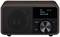 Zwart DAB-radio met luidspreker links en display rechts. Op het display staat 'Koffee' en 'Time to Chill'. Draaiknop rechtsonder.