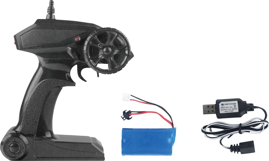 Een zwarte afstandsbediening, een blauw batterijmodule en een zwart USB-oplaadkabel liggen naast elkaar op een witte achtergrond.