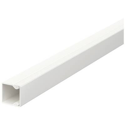 Een witte kunststof kabelgoot met een vierkante vorm en open uiteinde, geschikt voor het leggen en beschermen van kabels langs muren.