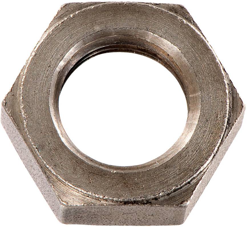 Close-up van een metalen zeskantmoer met een draadgat in het midden op een witte achtergrond.