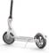 Witte elektrische scooter met zwarte stuurstang en rode accenten, zichtbaar van opzij.