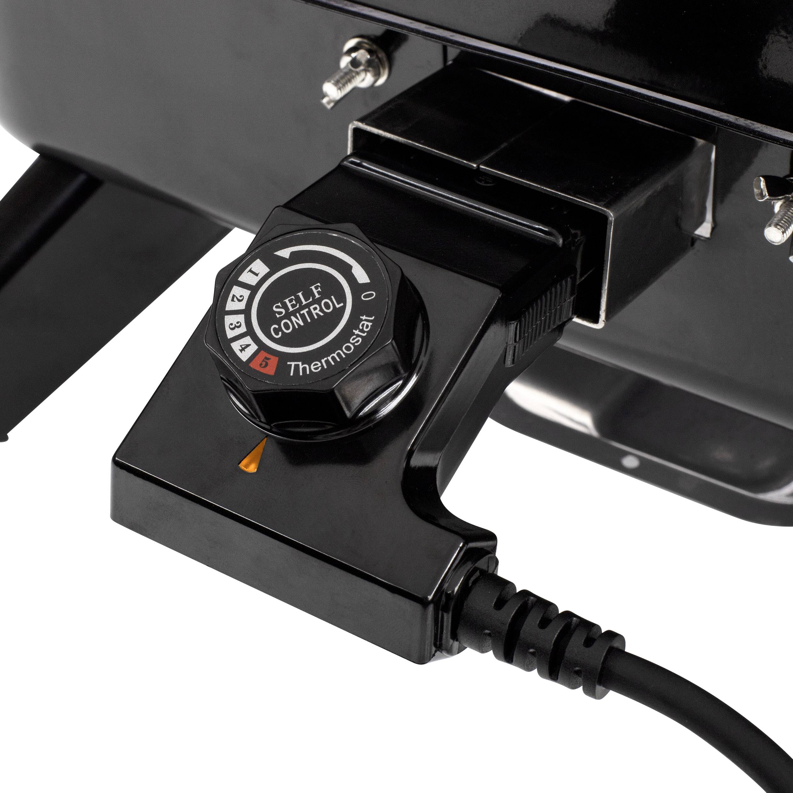 Elektrische thermostaat met een grote zwarte draaiknop die naar 'Self Control' en een numerieke schaal wijst.