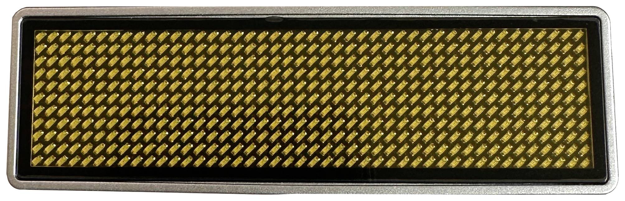 Een rechthoekig LED-display dat uit talrijke gele lichten bestaat. Het is niet verlicht en vertoont geen specifieke boodschap.