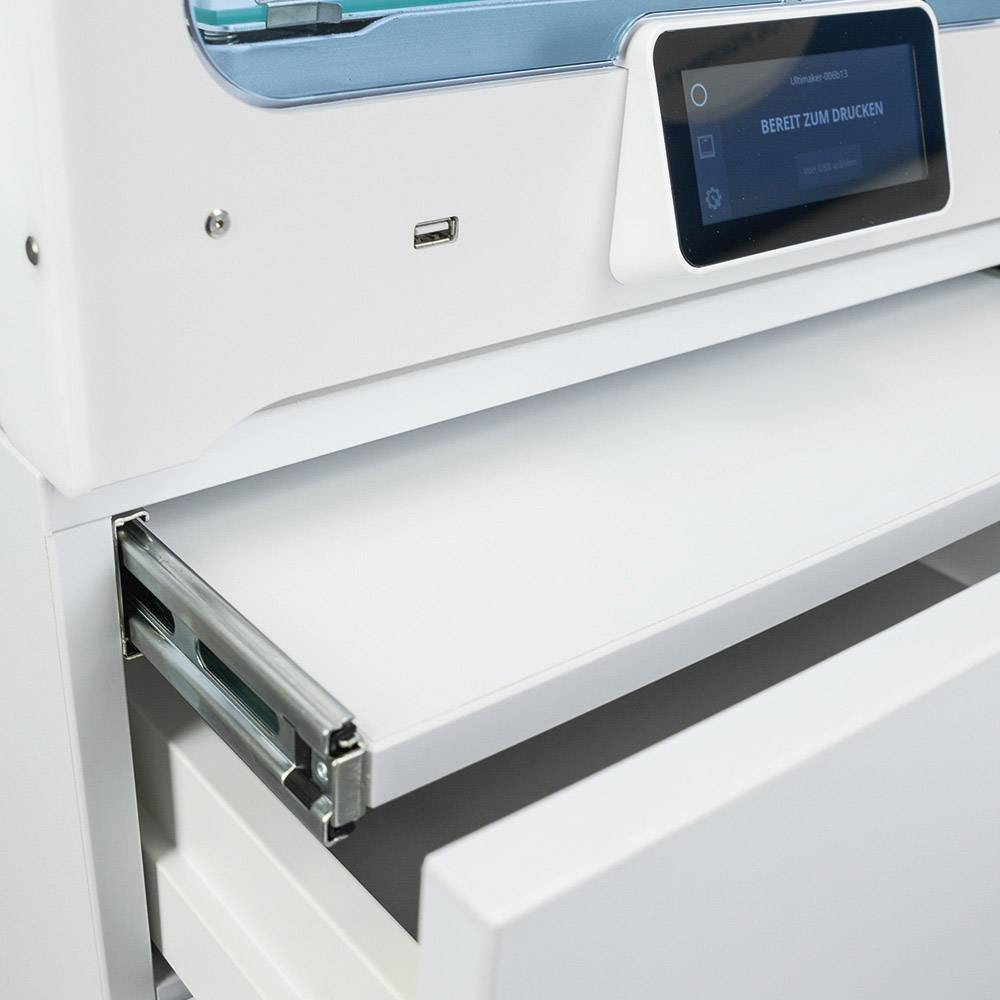 Een geopende printer toont een uitgetrokken papierbak en een display met de melding 'Klaar om te printen'.