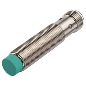 Een cilindrische, metalen sensor met een groene dop, gebruikt voor detectie of meting in industriële toepassingen.