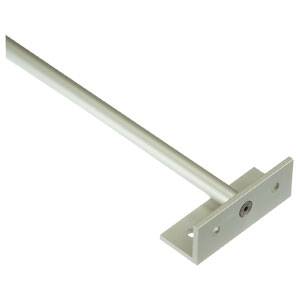 Metalen staaf met een montageplaatje, vermoedelijk een onderdeel voor een beugel of constructie.
