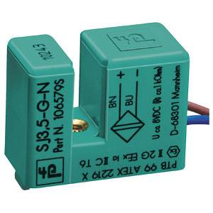 Een rechthoekige groene sensor met opdruk 'SJ35-G-N', 'Part No. 106579s', technische specificaties en bedrijfslogo.