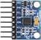 Elektronische module met sensoren en schakelingen, blauwe achtergrond, zwarte pinnen aan de zijkant. Hoofdchip in het midden.
