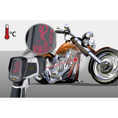 Een infrarood-thermometer meet de oppervlaktetemperatuur van een motorfiets. Display toont 42°C. Symbool van een thermometer met ℃ aan de rand.