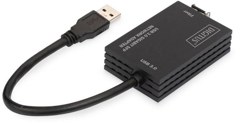 Zwarte USB-3.0 naar Gigabit-netwerkadapter met een USB-stekker aan de linkerkant en een Ethernet-aansluiting aan de rechterkant.