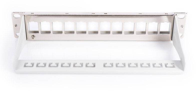 Metalen patchpanelhouder met 12 lege poorten voor netwerkkabels. Geschikt voor het plaatsen van RJ45-poorten en het organiseren van kabels.