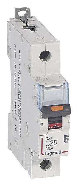 Een witte C25 installatieautomaat met een blauwe en rode schakelaar, gemerkt met 'DX3' en '25kA', van het merk Legrand.