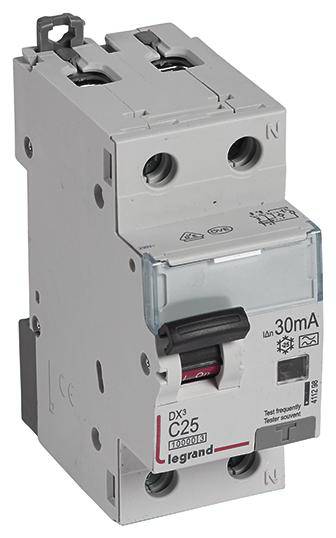 Elektrische beveiligingsschakelaar met hendel in de onderste stand en het opschrift 'DX3 C25'.