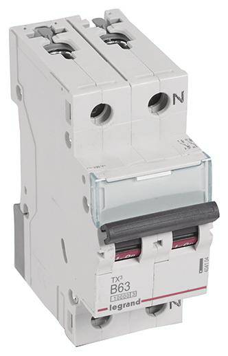 Een tweepolige vermogensschakelaar met de aanduiding 'B63'. Hij wordt gebruikt voor de bescherming van elektrische schakelingen tegen overbelasting en kortsluiting.