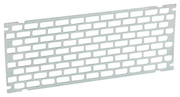 Een rechthoekig ventilatierooster van metaal met rechthoekige openingen.