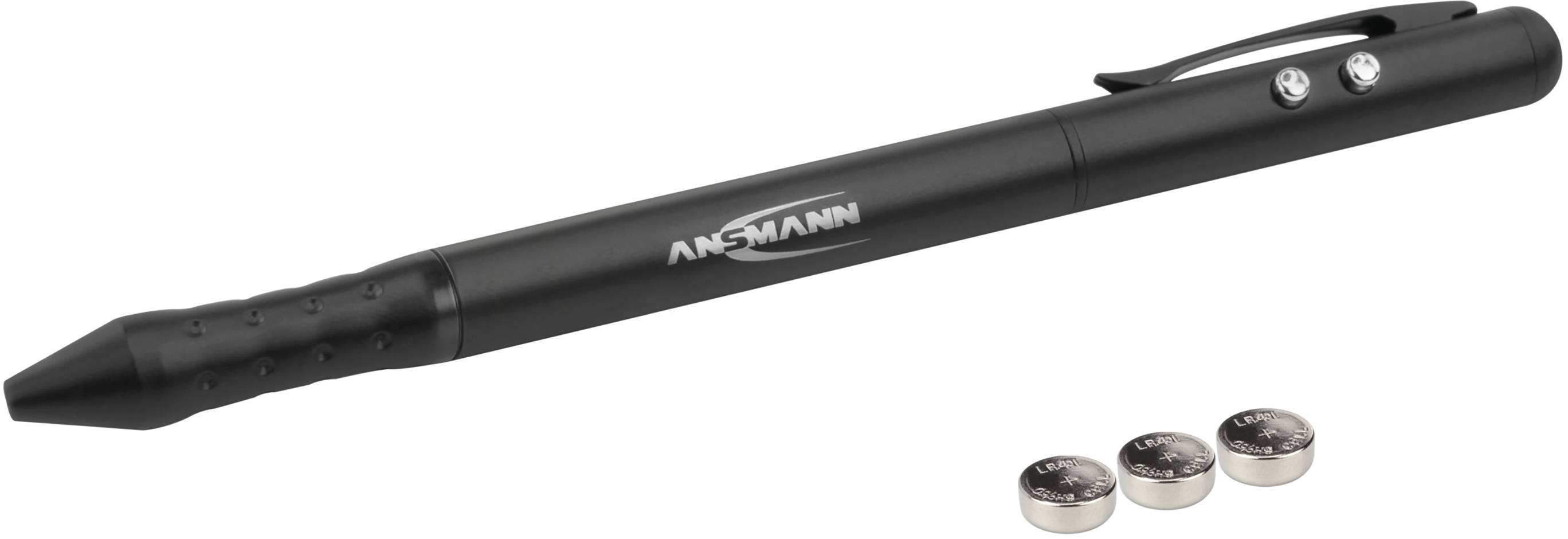 Zwarte Ansmann laserpointer met drukknop en clip. Drie kleine batterijen liggen ernaast.