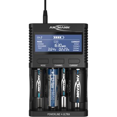 Vier-Sleuf Batterijlader met LCD-display toont laadgegevens. Geplaatste batterijen met verschillende laadniveaus.
