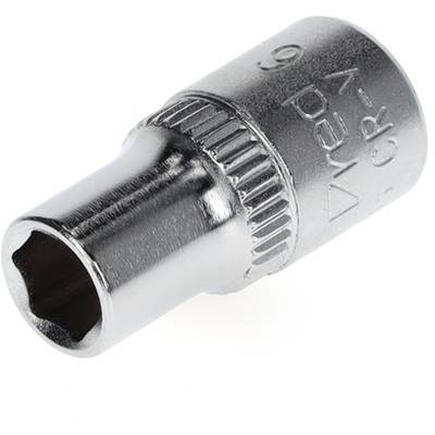 Een glanzende metalen dopsleutelopzetstuk met zeshoekige opening, waarschijnlijk bedoeld voor schroeven of moeren.
