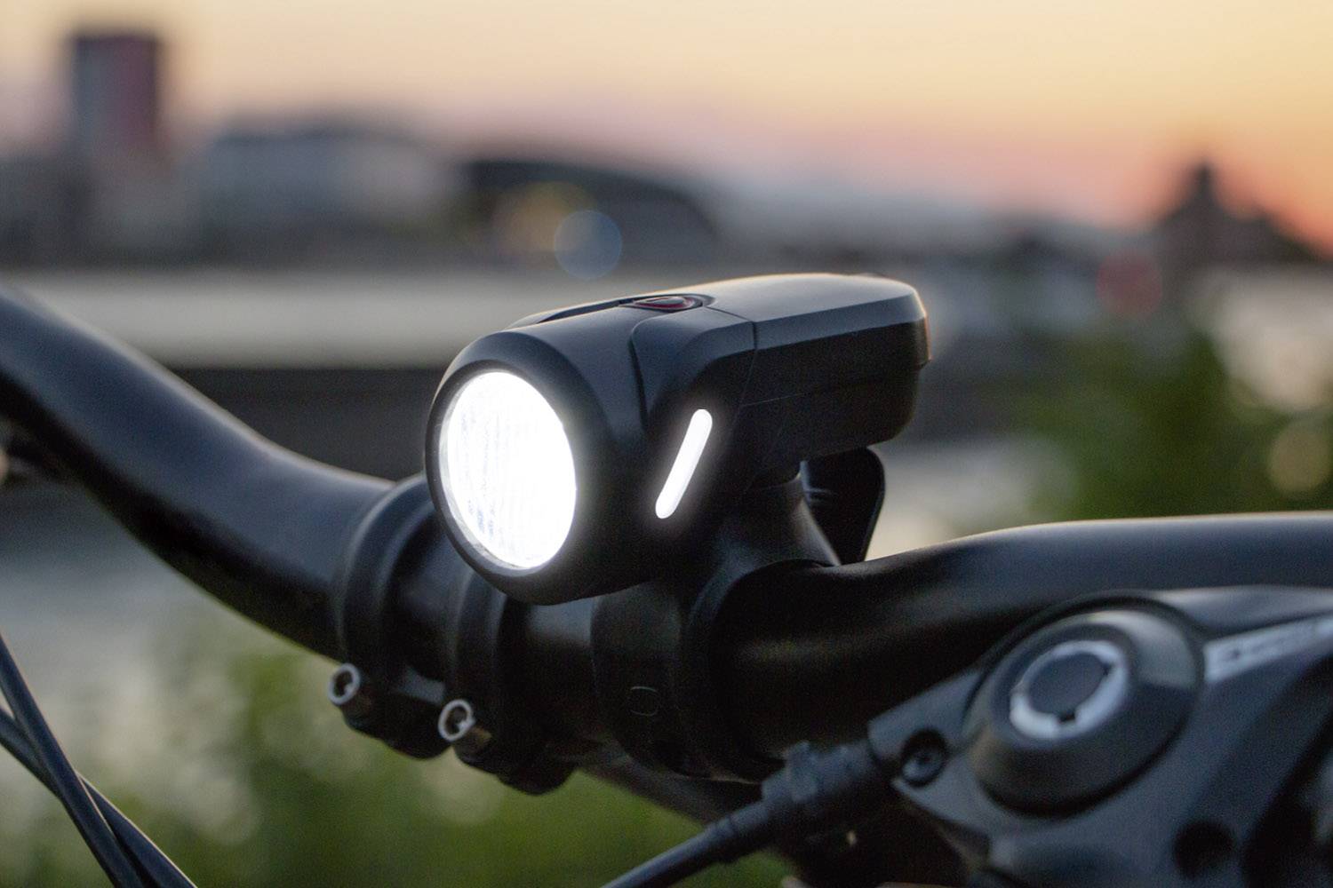 Sigma Fietsverlichtingsset AURA 35 / Nugget Set LED werkt op een accu Zwart-1