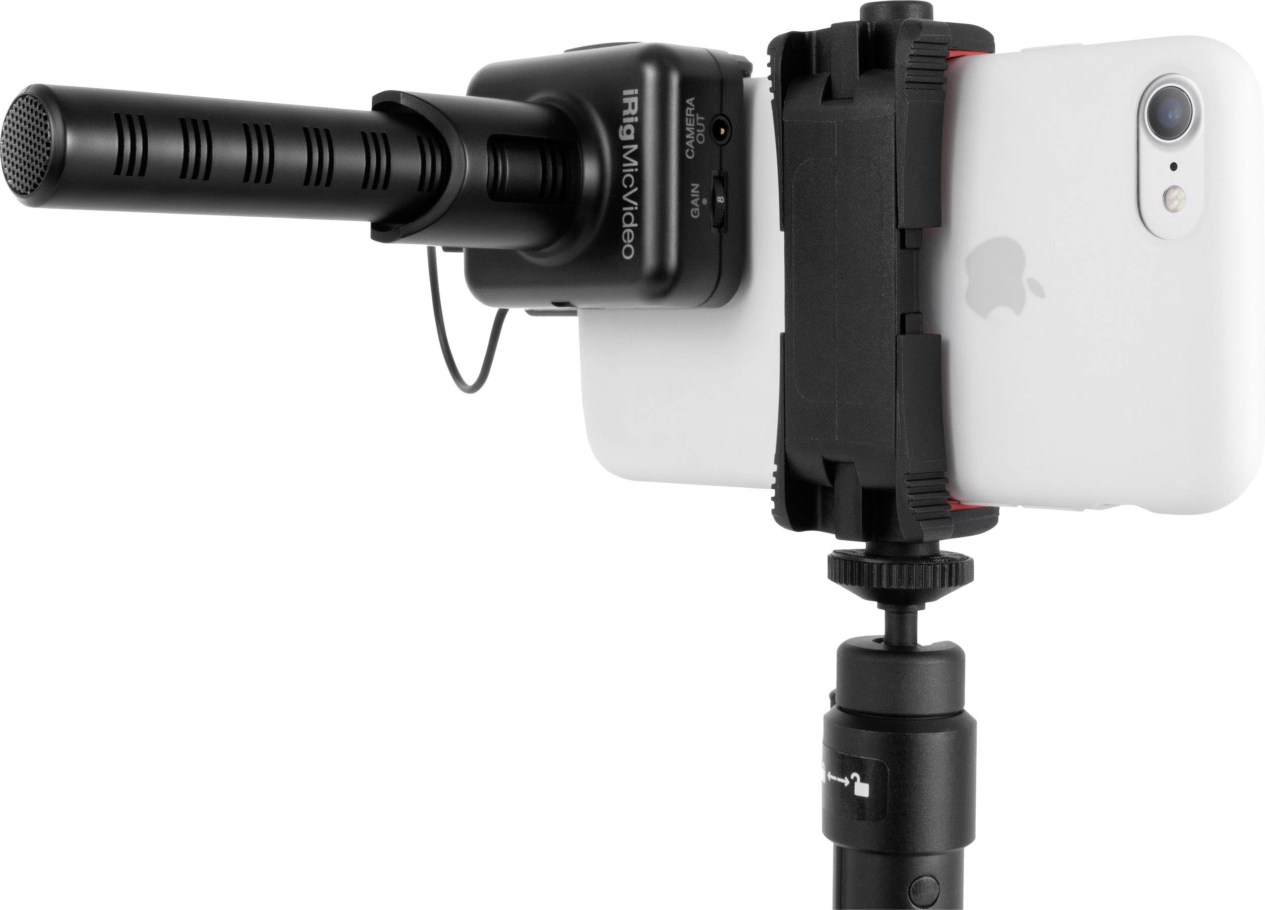 Een smartphone is bevestigd op een statief met een extern microfoon, klaar voor audio- en video-opnames.