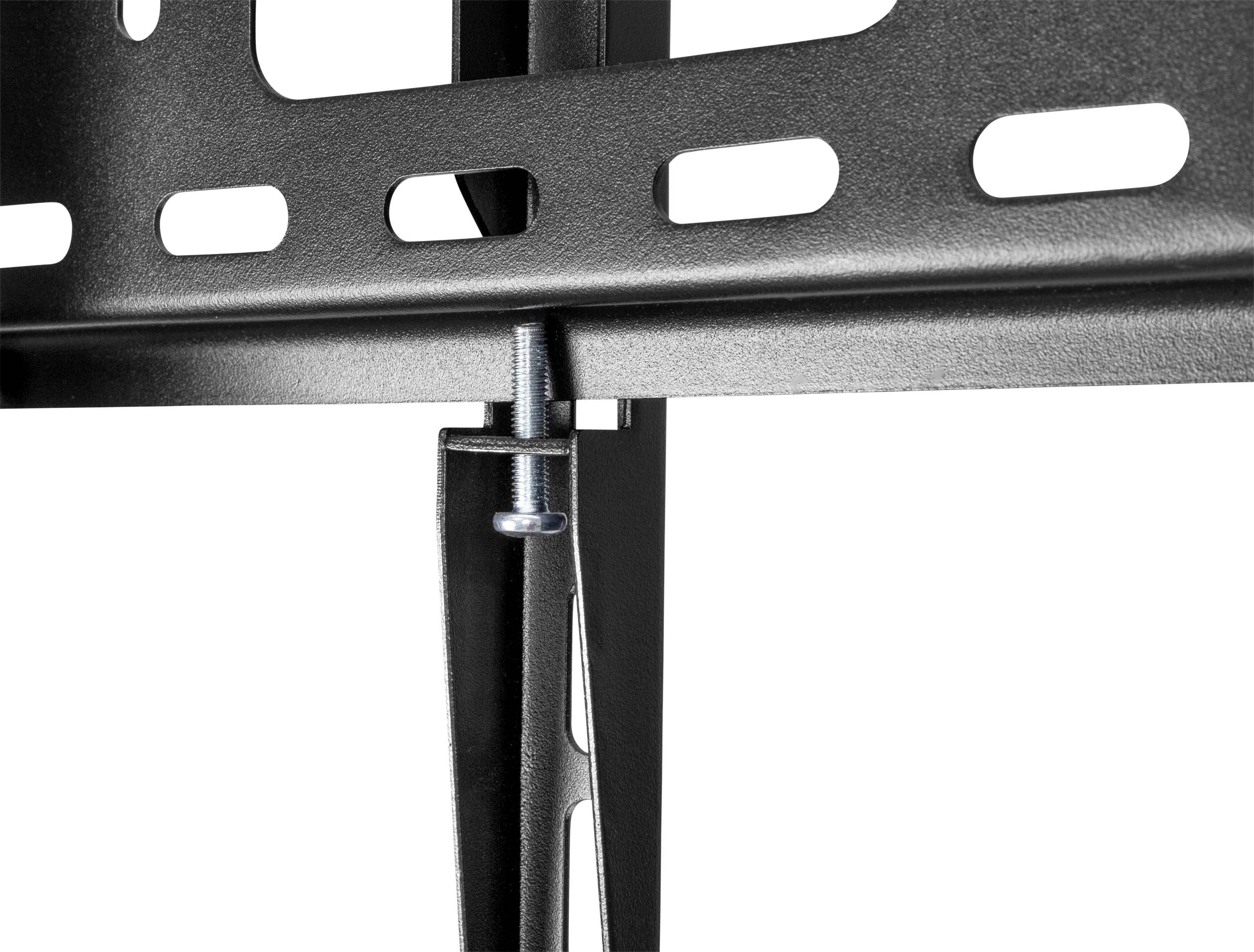 Close-up van een zwarte metalen beugel met meerdere sleuven en bevestigingsschroeven, die structurele ondersteuning biedt.