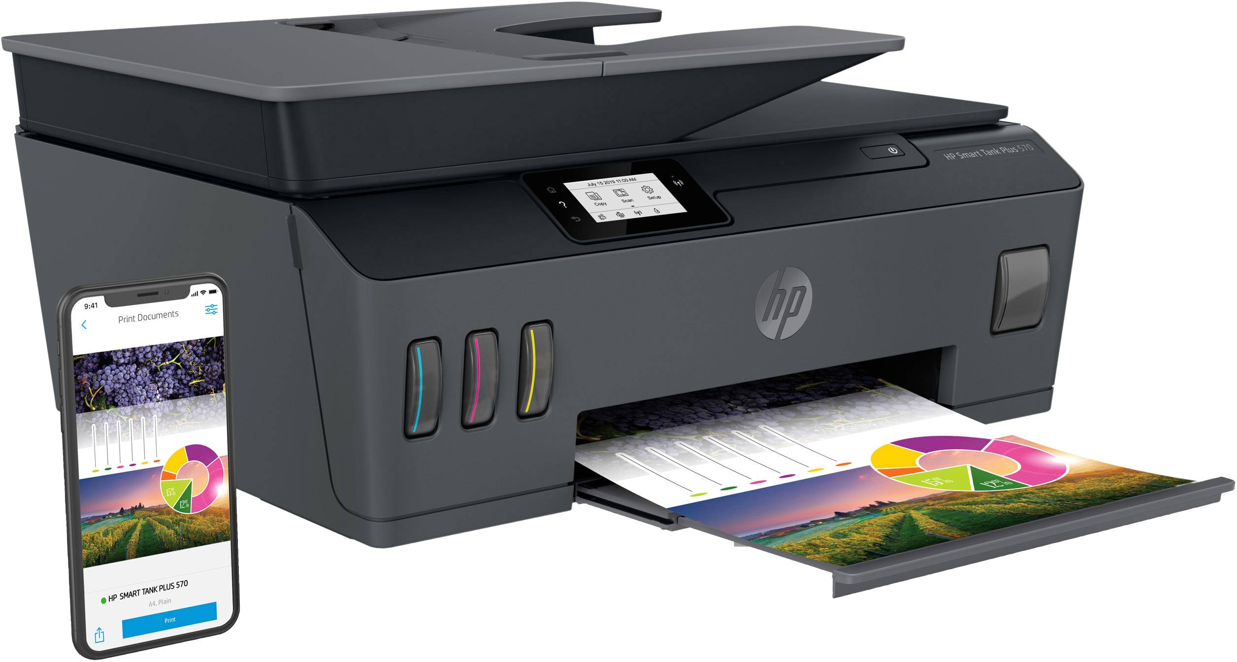 Een zwarte printer print een kleurrijk diagram. Naast de printer toont een smartphone hetzelfde afdrukje op het scherm.