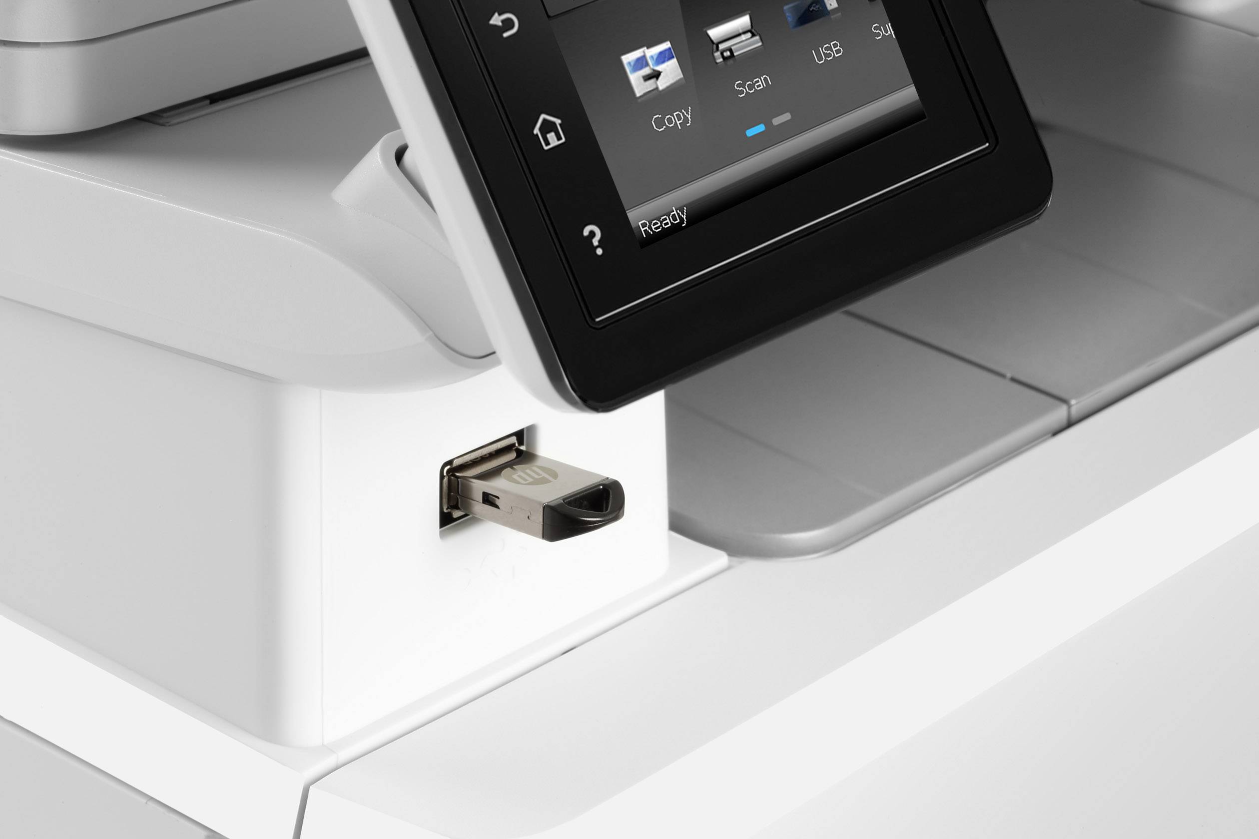 Een printer met USB-aansluiting en touchscreen-bedieningspaneel toont de opties 'Kopiëren', 'Scannen' en 'USB'.