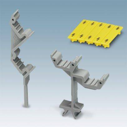 Grijs kunststof onderdeel in Z-vorm en identiek onderdeel, gele kunststofplaat met bliksemlogo's – elektrische isolatiecomponenten.