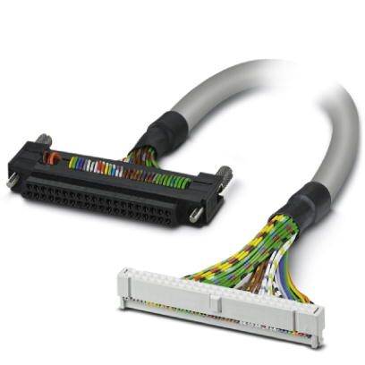 Een meeraderige kabel met een zwarte en een witte stekker, verbonden door gekleurde draden, op een grijze achtergrond.