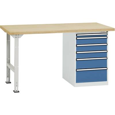 Een werkbank met houten werkblad en blauwe ladenrij aan de rechterkant, geschikt voor werkplaatswerkzaamheden.