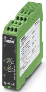Een groen elektronicamodule met schakelschema's en instelknoppen aan de voorkant, vermoedelijk een apparaat voor besturing of bewaking.