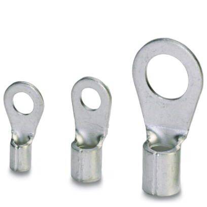 Drie metalen kabelschoenen in verschillende formaten op een rij. Elk heeft een rond gat voor aansluiting met een kabel of schroef.