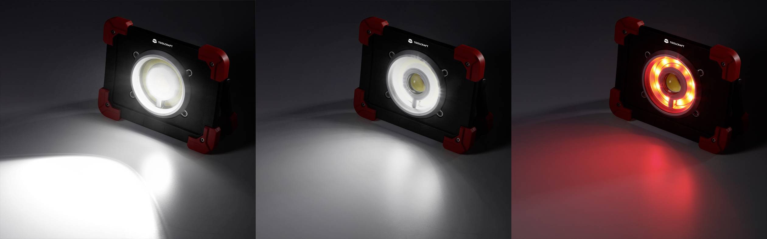 Drie lampen op een donker oppervlak, van links naar rechts: witte spot, wit licht en rood licht. Lampen hebben rode hoeken.