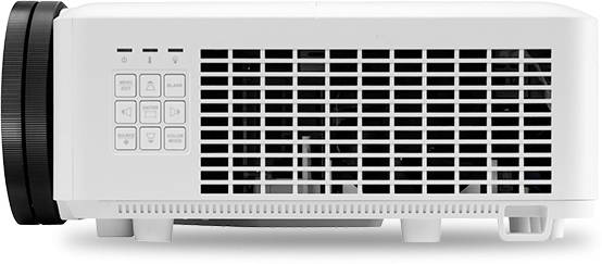 Een witte projector met ventilatierooster en bedieningsknoppen aan de zijkant.
