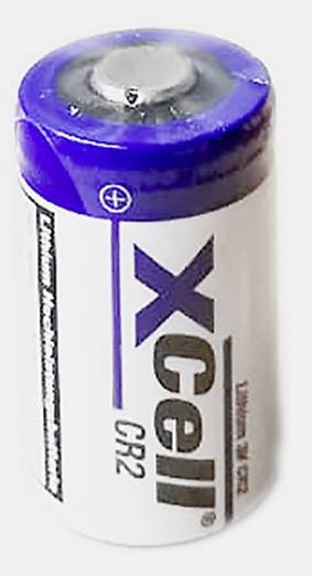 Een CR2-batterij met een blauw-witte verpakking. De tekst 'XCell' en 'Lithium' is zichtbaar.