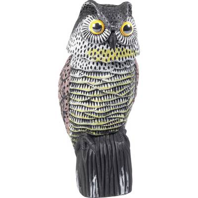 Een kleurrijke, decoratieve keramische uil zit rechtop. Hij heeft grijze, witte, gele en roze kleuraccenten, met felgele ogen.