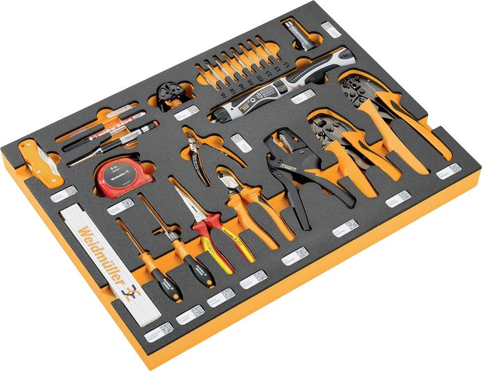 Een gereedschapsset in een schuimstof-inzetstuk, waarbij verschillende oranje gereedschappen en toebehoren netjes zijn gerangschikt.