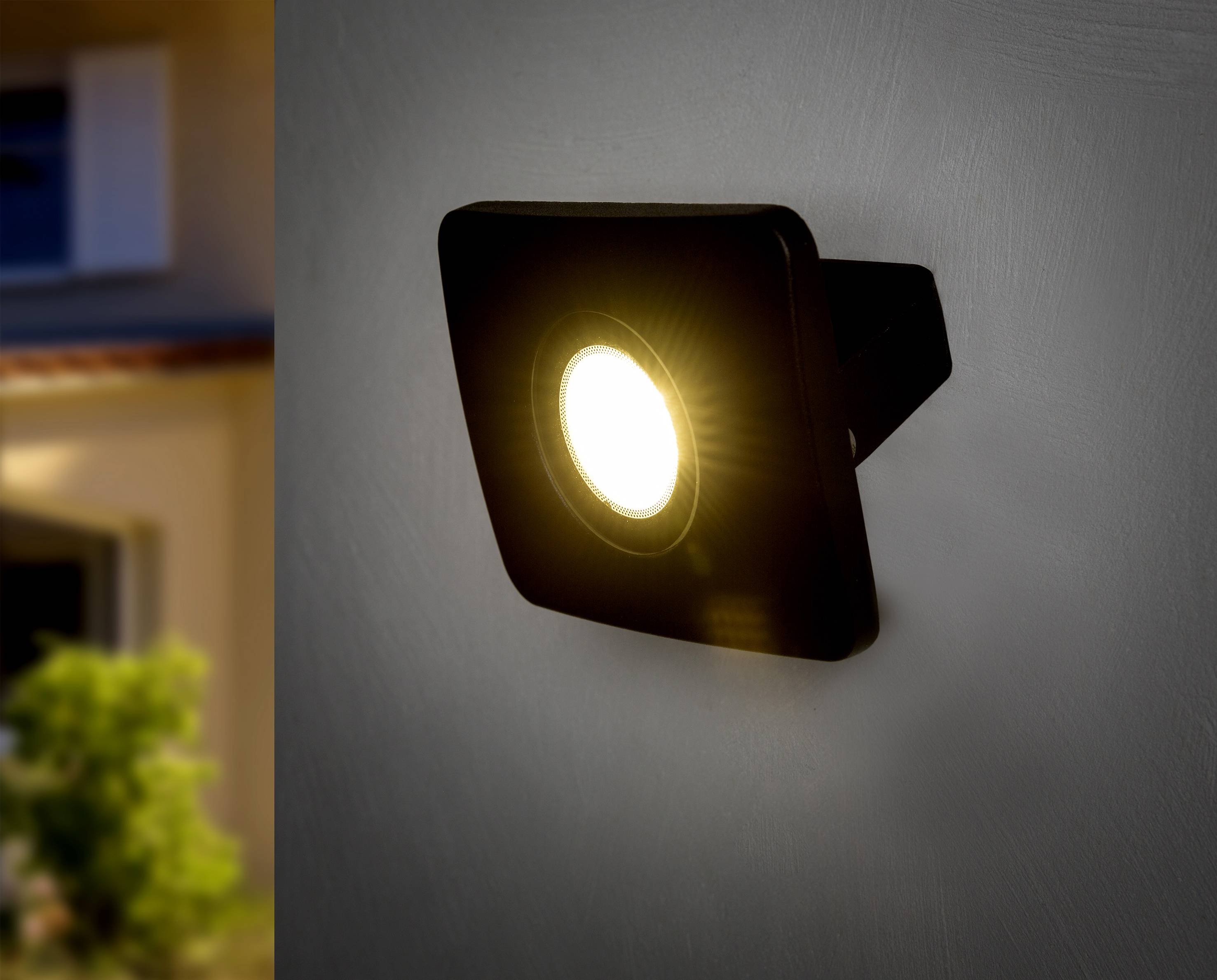 Heitronic BOLTON 37398 LED-buitenschijnwerper 30 W Warmwit-1