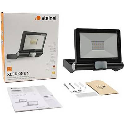 'Steinel XLED ONE S' buitenspotset bestaande uit productverpakking, een LED-schijnwerper, montagetoebehoren en gebruiksaanwijzing.