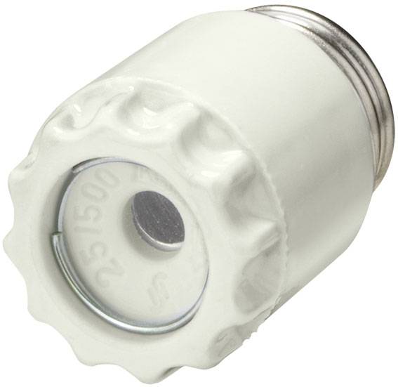 Witte keramische zekering met metalen eindkappen, geschikt voor elektrische beveiligingen.
