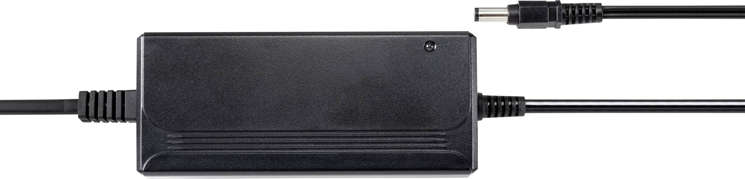 Zwarte laptopvoedingsadapter met twee kabels, waarvan één met stekker, liggend op een witte achtergrond.