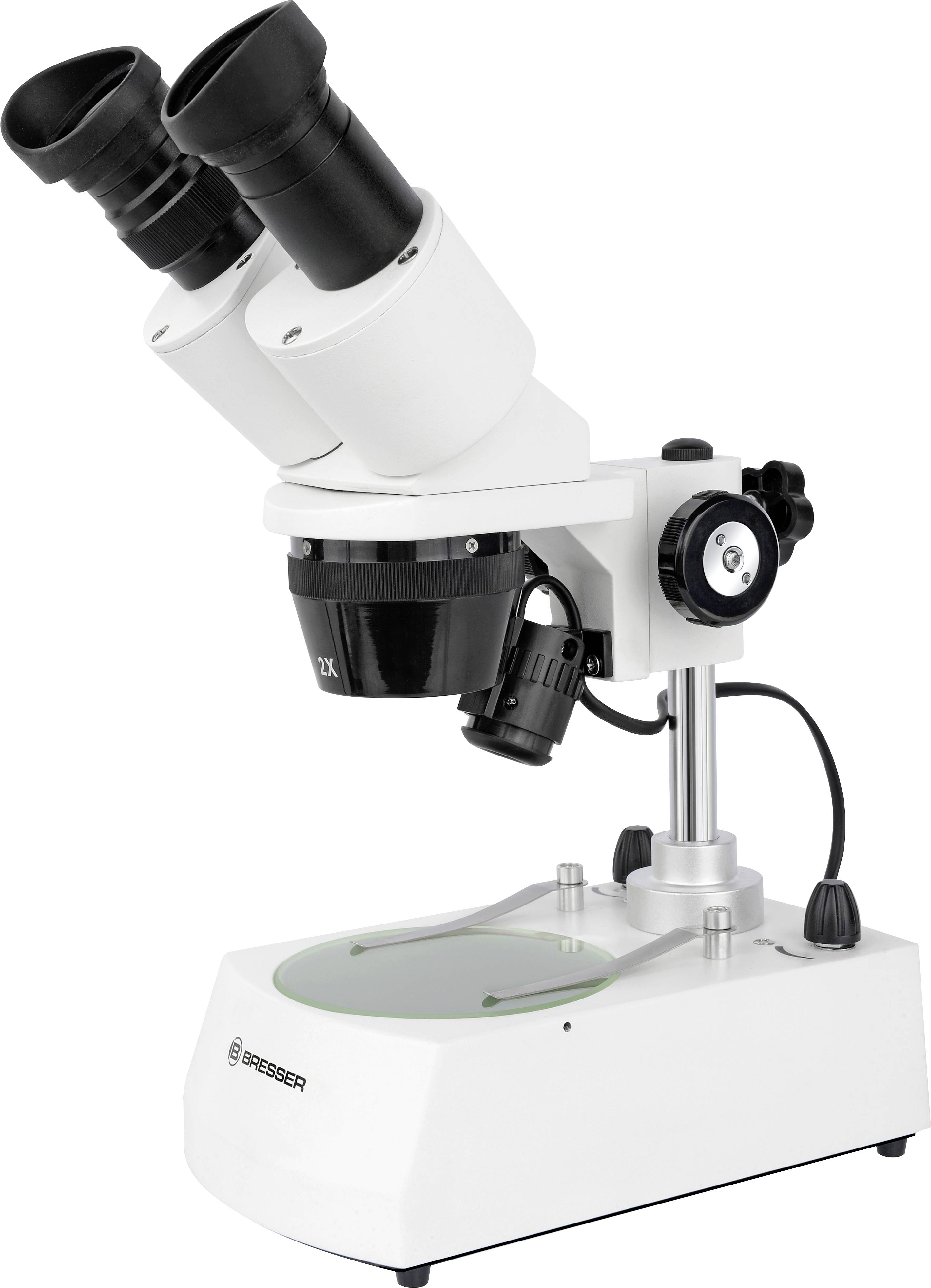Stereomicroscoop met twee oculairs op een witte voet, geschikt voor precisievergrotingen en gedetailleerde waarnemingen.