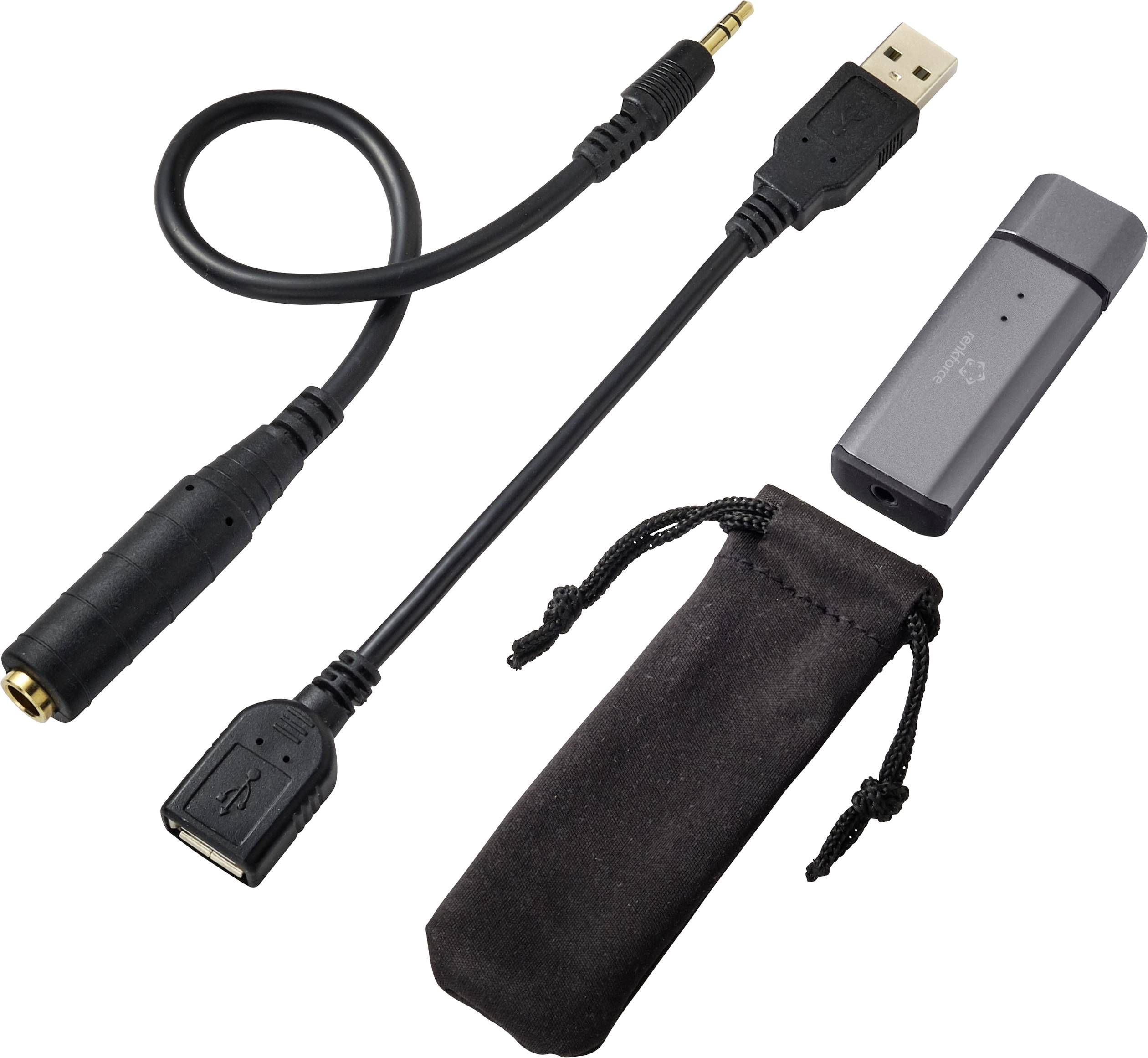 Een USB-geluidskaart-set bestaande uit een USB-dongle, een adapterkabel en een zwarte draagtas, op een witte achtergrond.