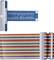 Een blauwe GPIO-uitbreidingsprint met witte contacten is verbonden via een meerkleurig plat lint, zoals hieronder wordt weergegeven.