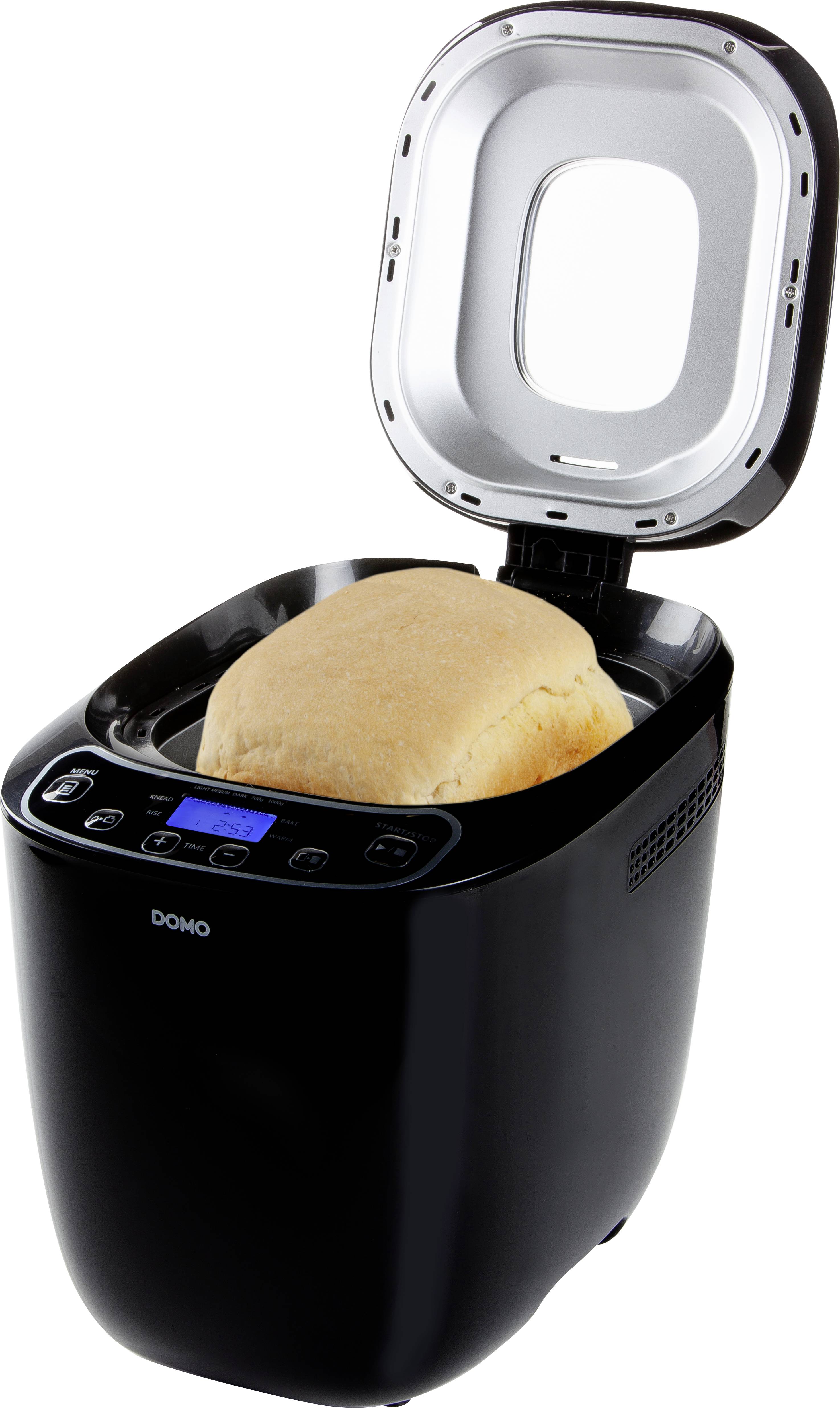 Een moderne, zwarte broodbakmachine met geopend deksel en een vers gebakken brood aan de binnenkant. Display en bedieningselementen zijn zichtbaar.